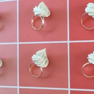 THE Whip cream WHITE SWIRL RING.